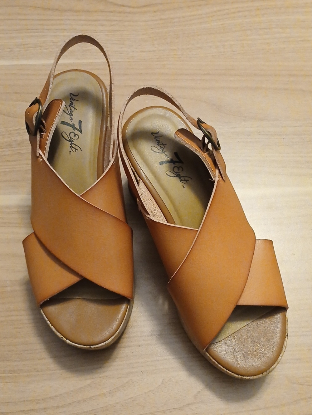 Vintage 7 Eight "Guilietta" Tan Slingback Sandals in Size 6.5M